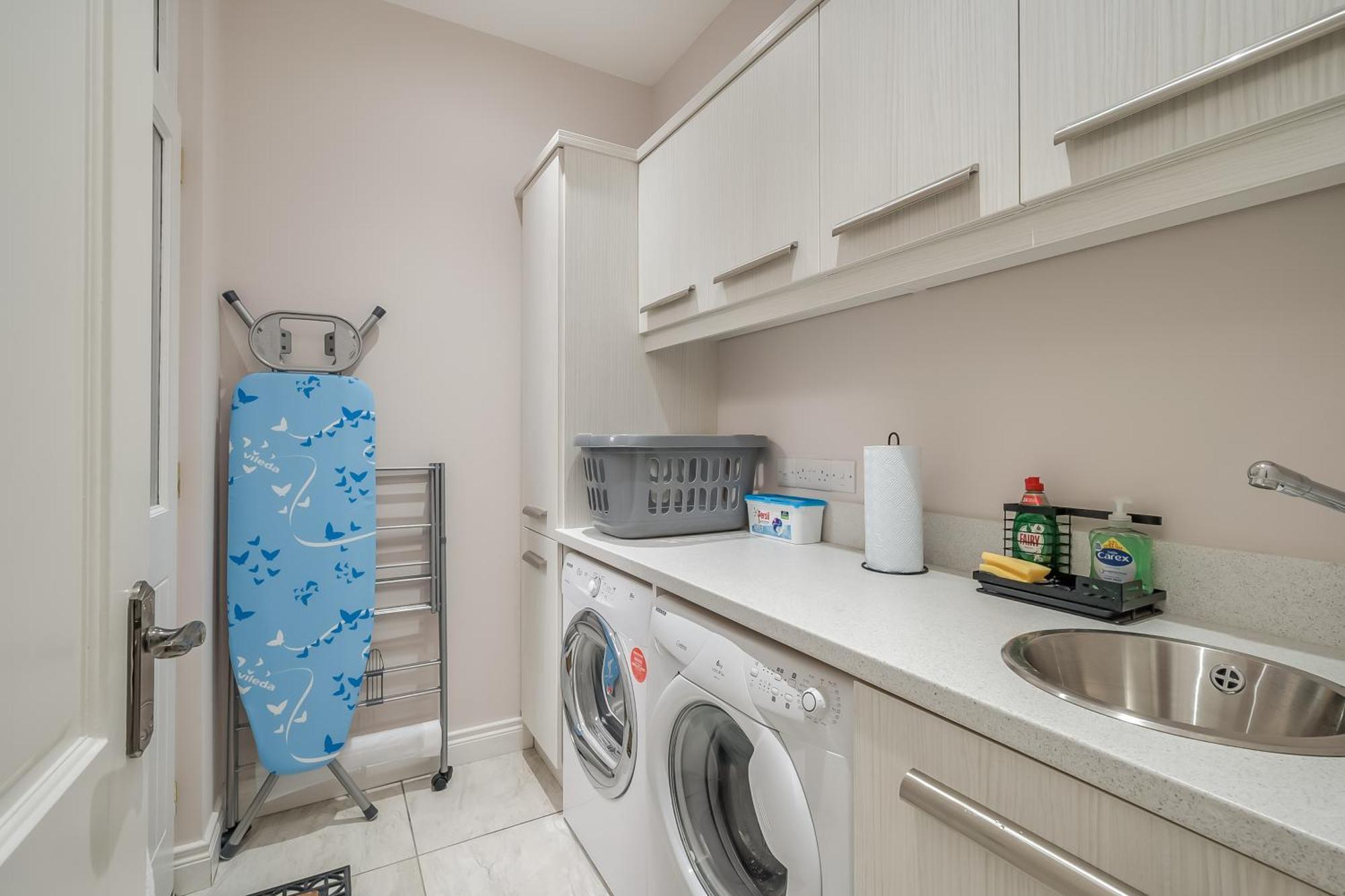 Staybynumbers - Belfast City Centre - 3 Bed, 3 Bathroom & Parking 外观 照片
